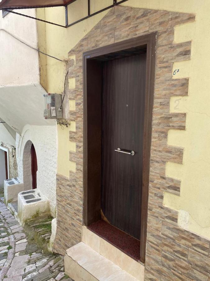 Lula Guesthouse Gjirokaster Exterior photo